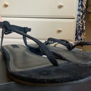 Forever 21 suede black sandals